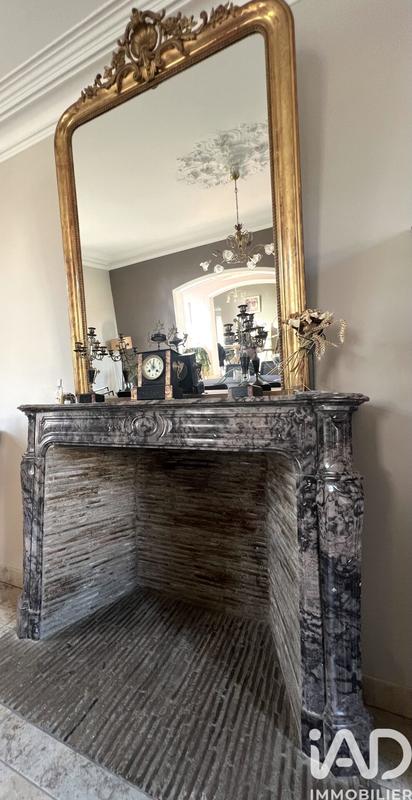 Maison - 263 m² - 9 pièces