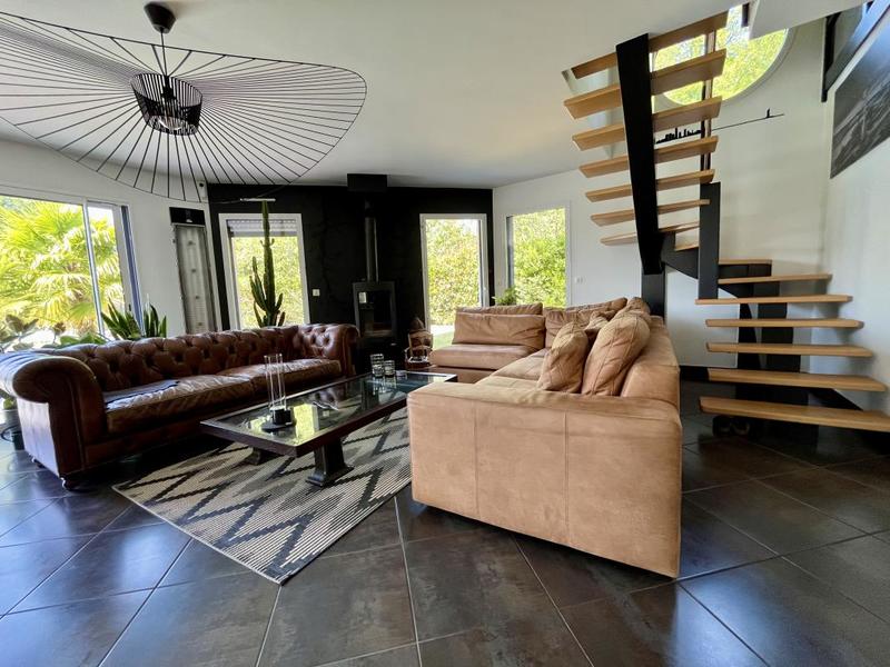 Maison - 160 m² - 6 pièces