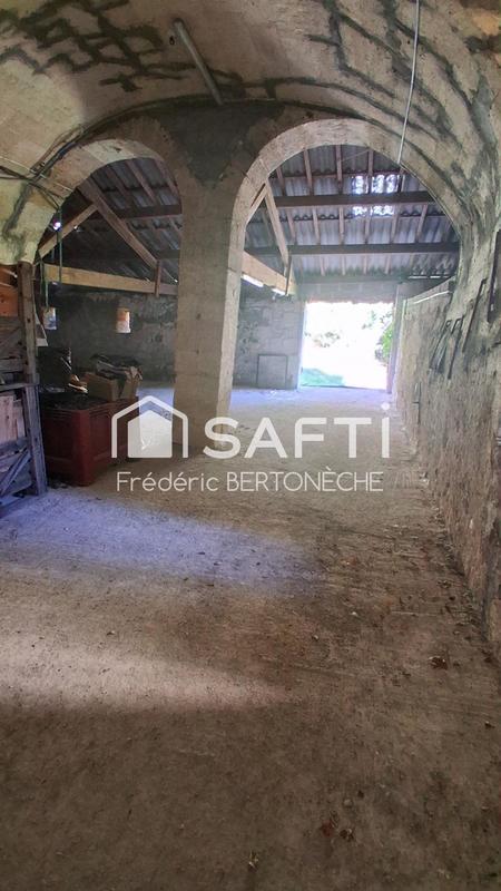 Maison - 250 m² - 7 pièces