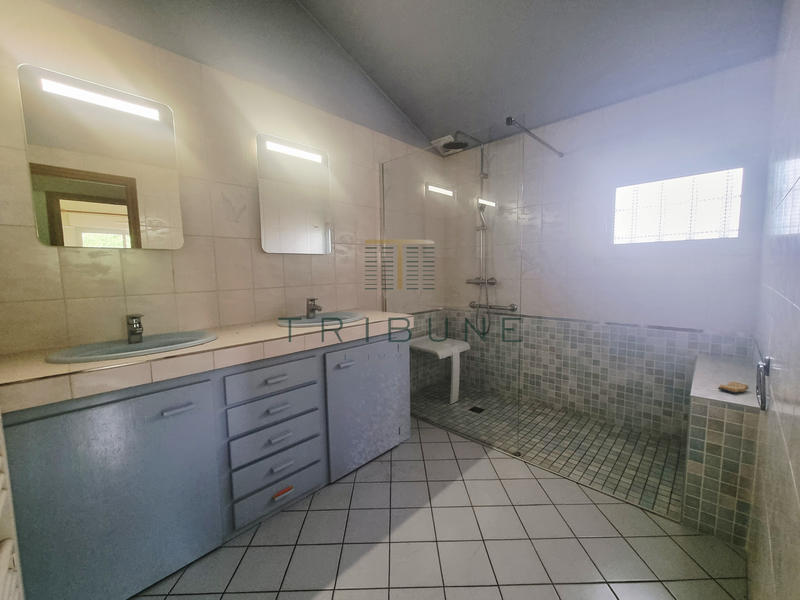 Maison - 140 m² - 4 pièces