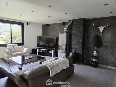 Maison - 224 m² - 6 pièces