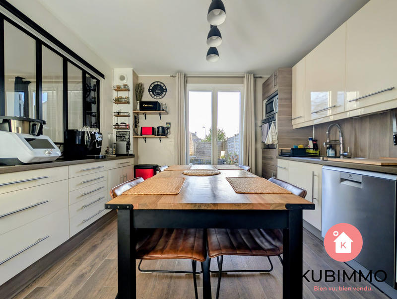 Maison - 98 m² - 4 pièces