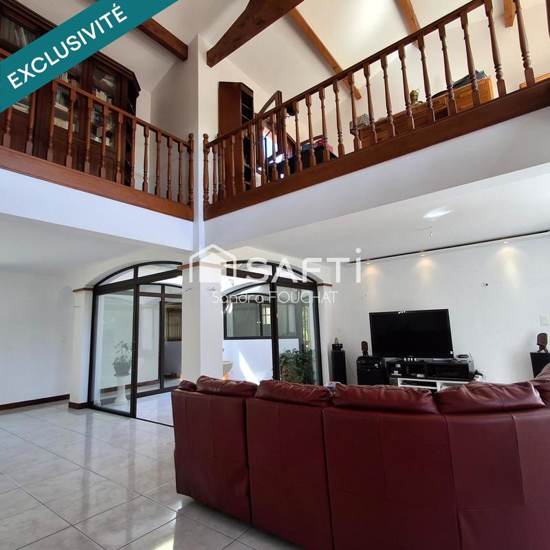 Maison - 252 m² - 7 pièces