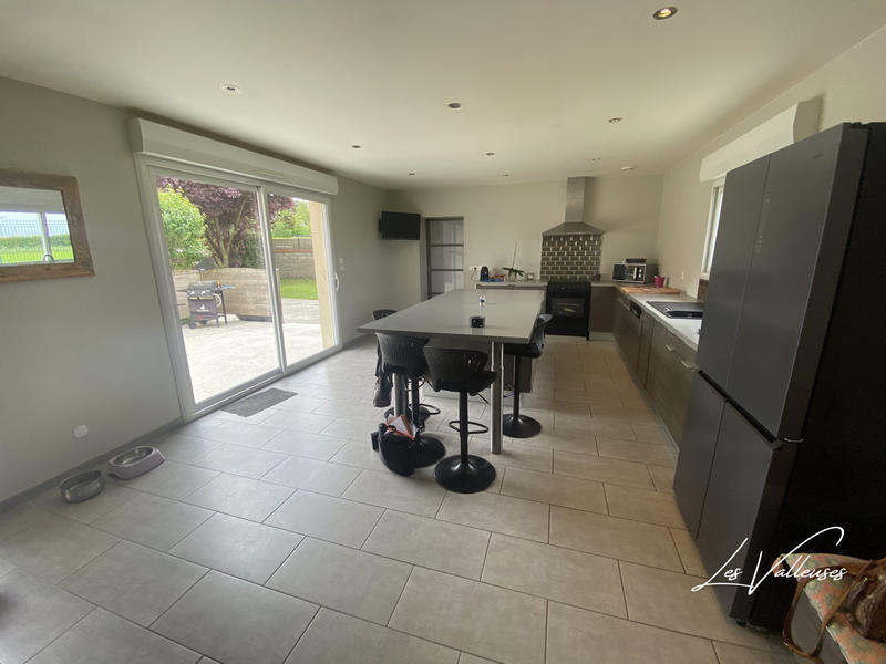 Maison traditionnelle - 211 m² - 6 pièces