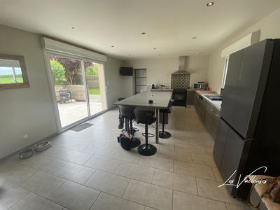 Maison traditionnelle - 211 m² - 6 pièces