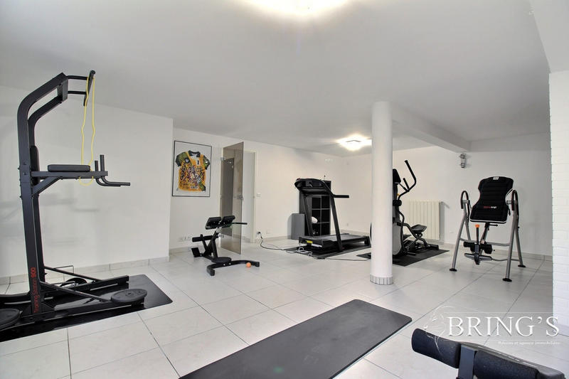 Maison - 364 m² - 12 pièces