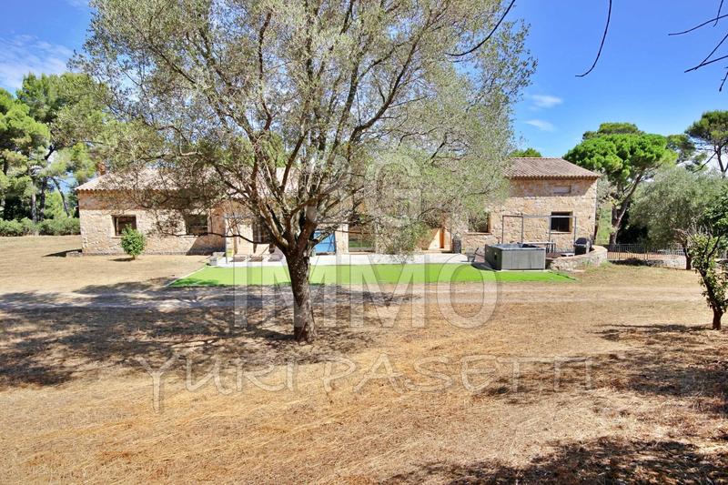 Propriété - 210 m² - 7 pièces