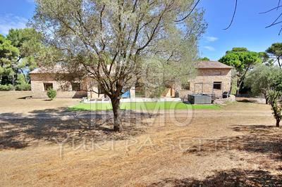 Propriété - 210 m² - 7 pièces