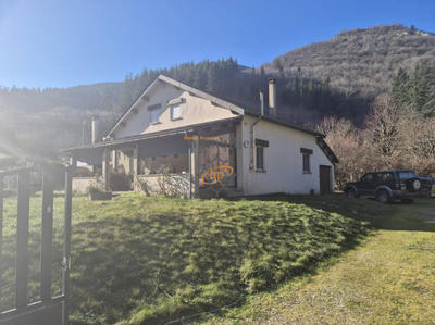 Maison - 153 m² - 7 pièces