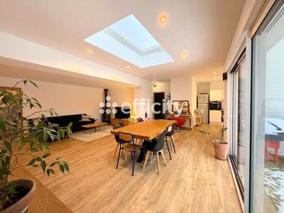 Maison - 142 m² - 6 pièces