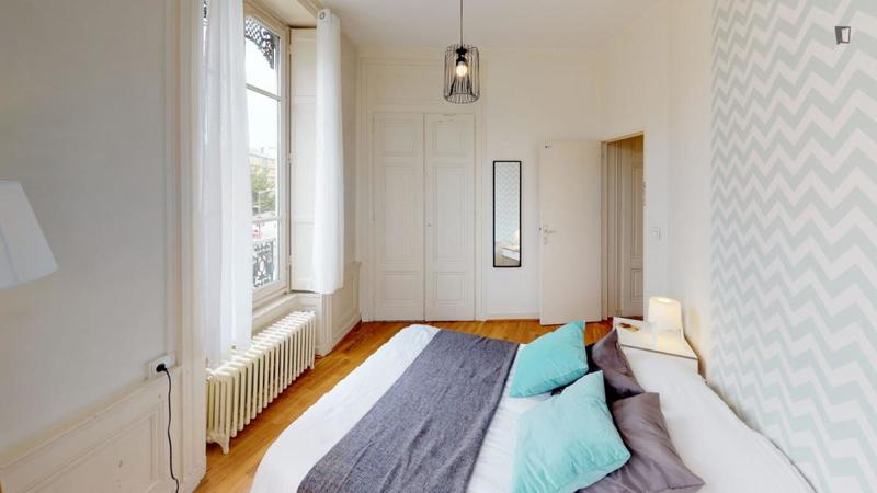 Chambre - 11 m² - 5 pièces
