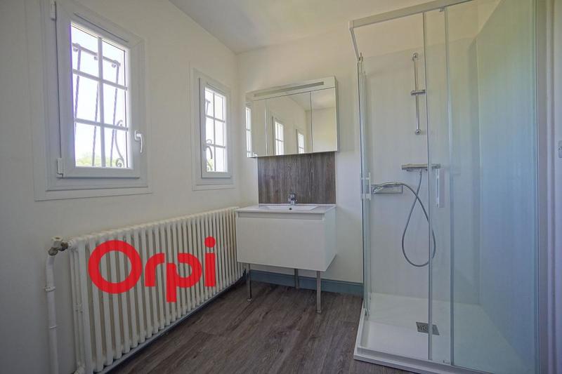 Maison - 225 m² - 7 pièces