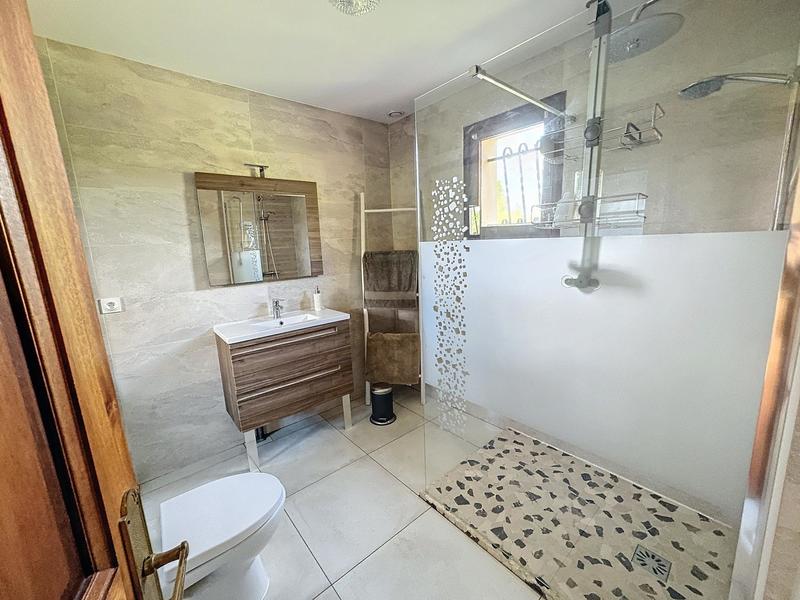 Maison - 217 m² - 8 pièces