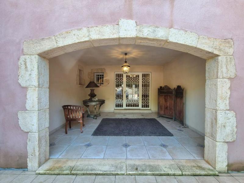 Propriété - 425 m² - 7 pièces