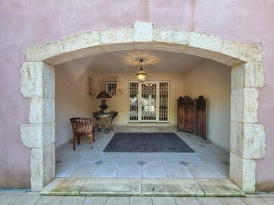 Propriété - 425 m² - 7 pièces