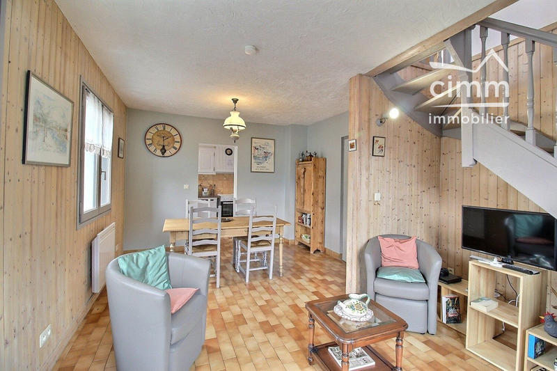 Maison - 273 m² - 10 pièces