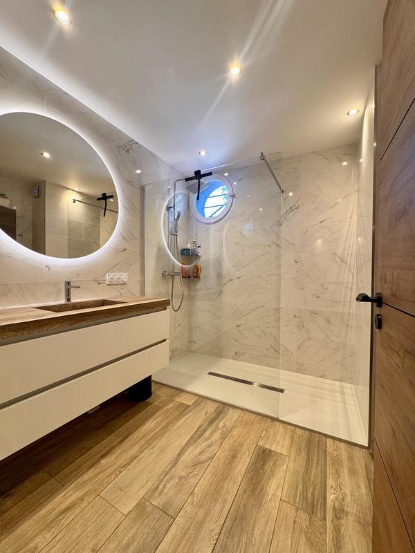 Villa - 225 m² - 8 pièces