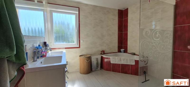 Maison - 192 m² - 8 pièces