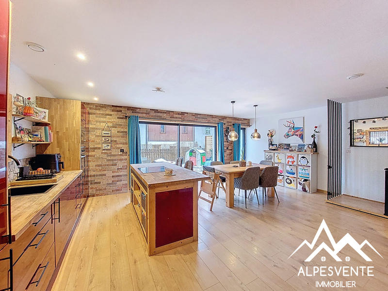 Maison - 85 m² - 5 pièces