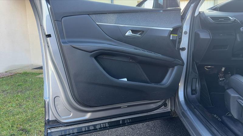 Peugeot 3008 1.6 BlueHDi 120 Eat6 Allure Business