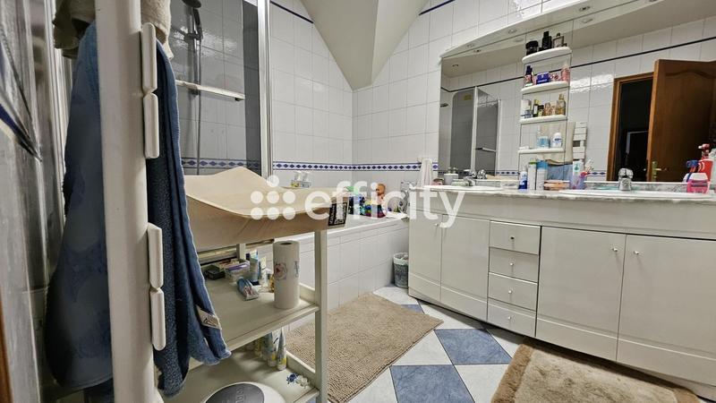 Pavillon - 148 m² - 7 pièces