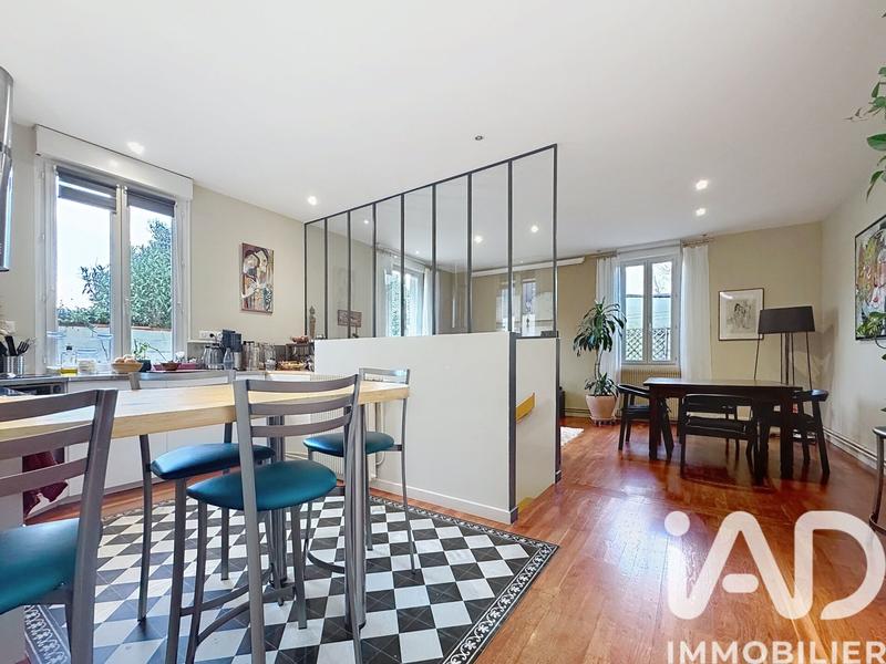 Maison - 202 m² - 8 pièces