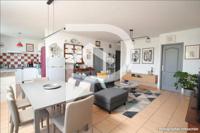 Appartement - 80 m² - 4 pièces