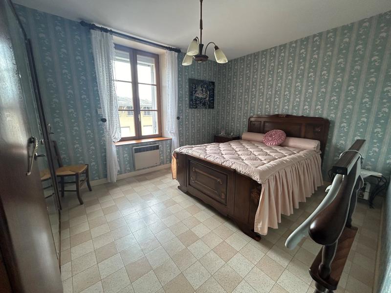 Maison ancienne - 189 m² - 10 pièces