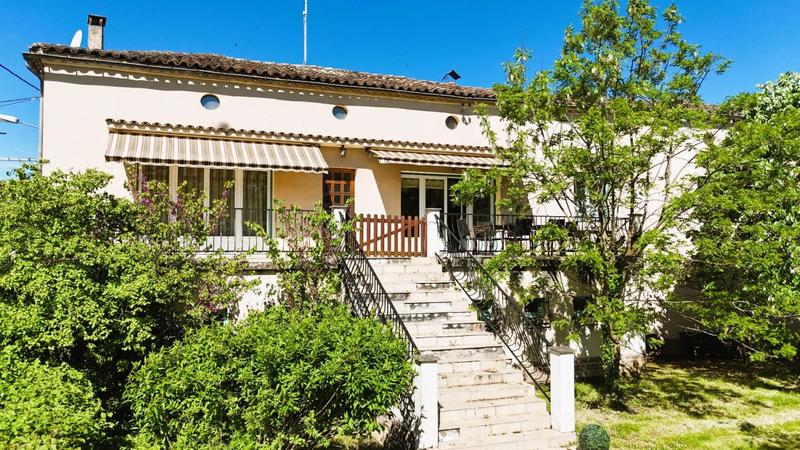 Propriété - 170 m² - 8 pièces