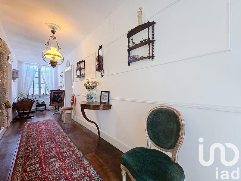 Maison - 240 m² - 8 pièces