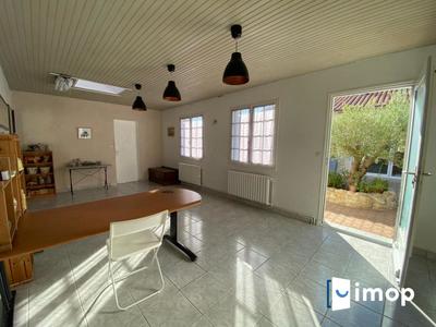 Maison - 209 m² - 7 pièces