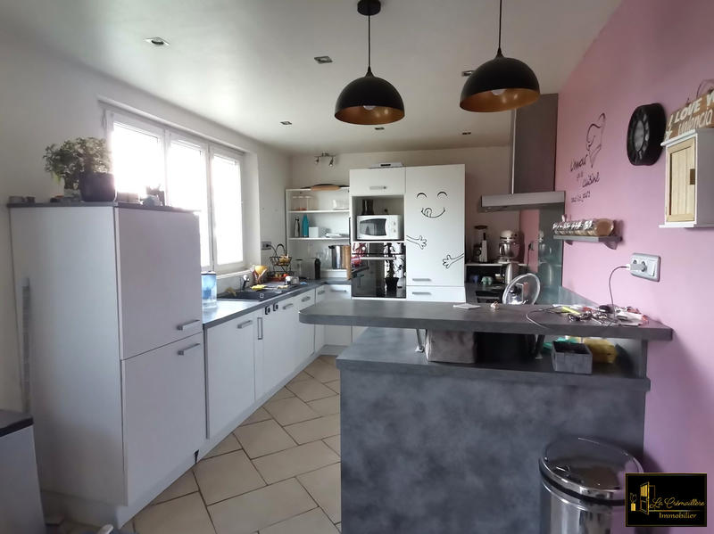 Maison traditionnelle - 127 m² - 7 pièces