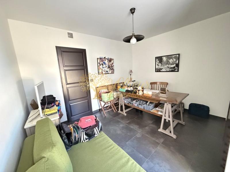 Appartement - 81 m² - 3 pièces