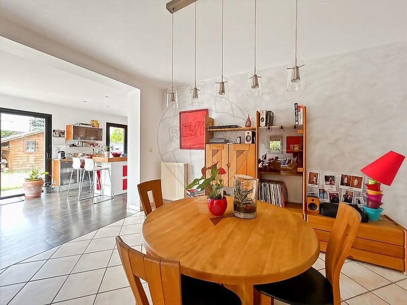 Maison - 174 m² - 8 pièces