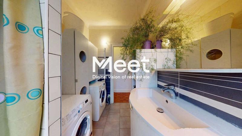 Appartement - 100 m² - 5 pièces