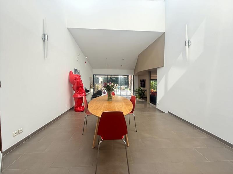 Maison - 211 m² - 5 pièces