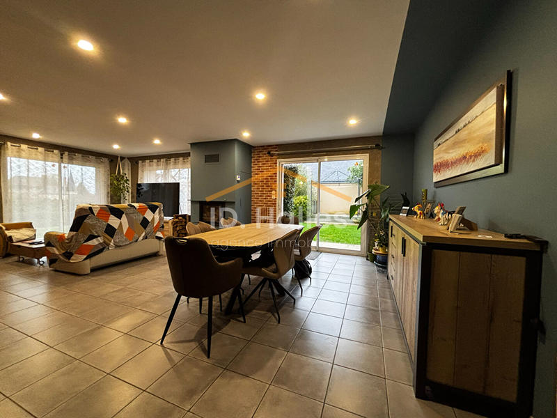 Maison - 162 m² - 8 pièces