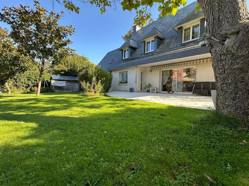 Maison - 205 m² - 7 pièces