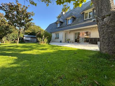 Maison - 205 m² - 7 pièces