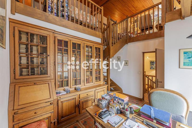 Maison - 167 m² - 6 pièces