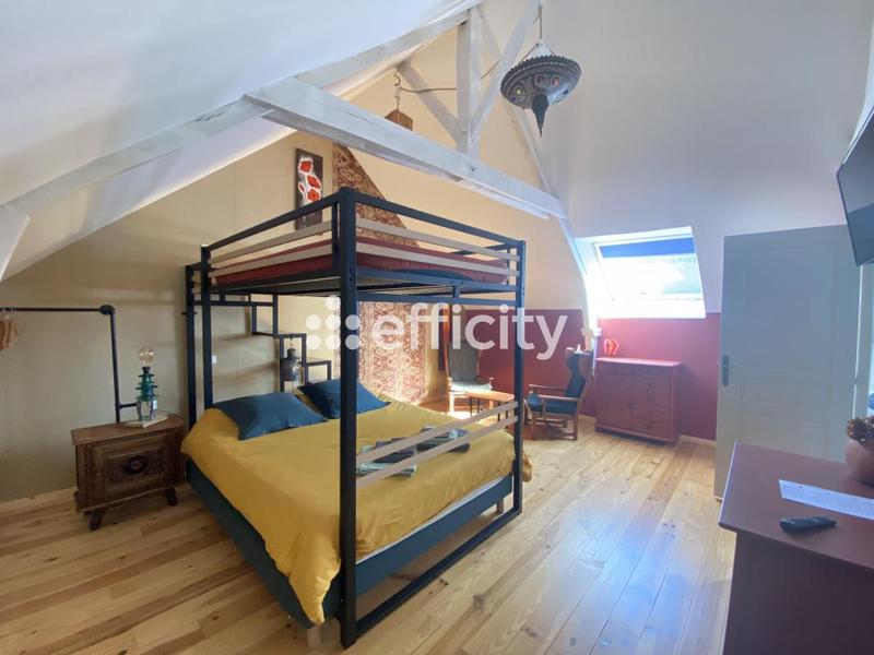 Maison - 395 m² - 13 pièces