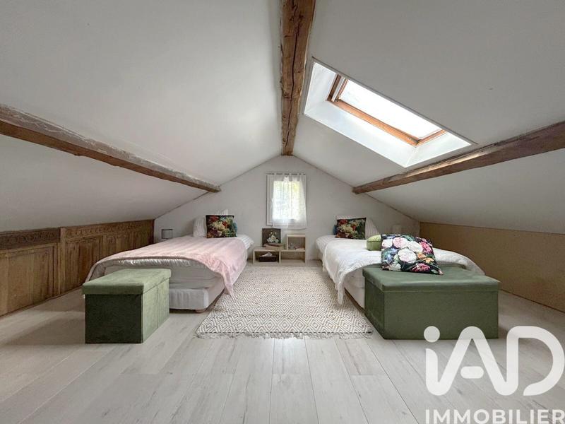 Maison - 230 m² - 8 pièces