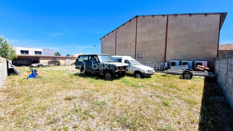 Parking / Garage - 620 m²