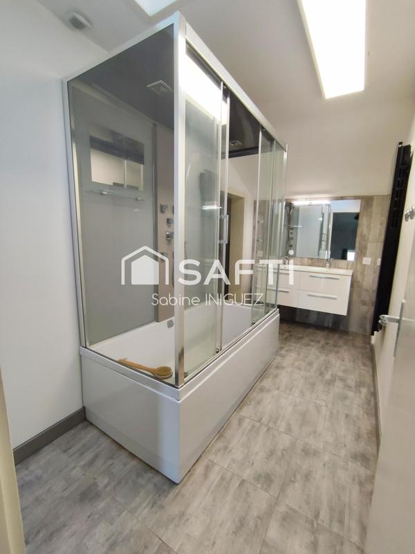 Maison - 206 m² - 10 pièces