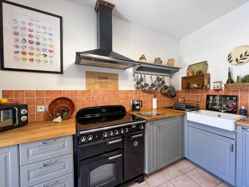 Propriété - 79 m² - 6 pièces