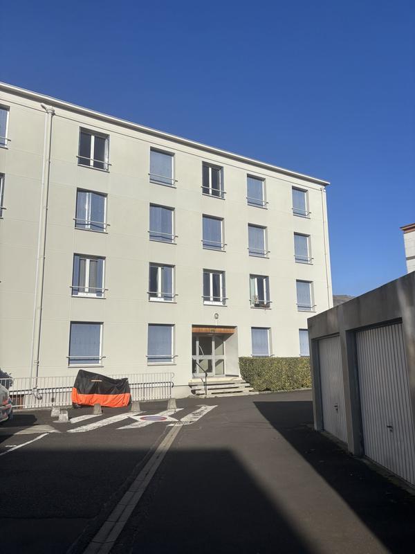 Appartement - 80 m² - 4 pièces