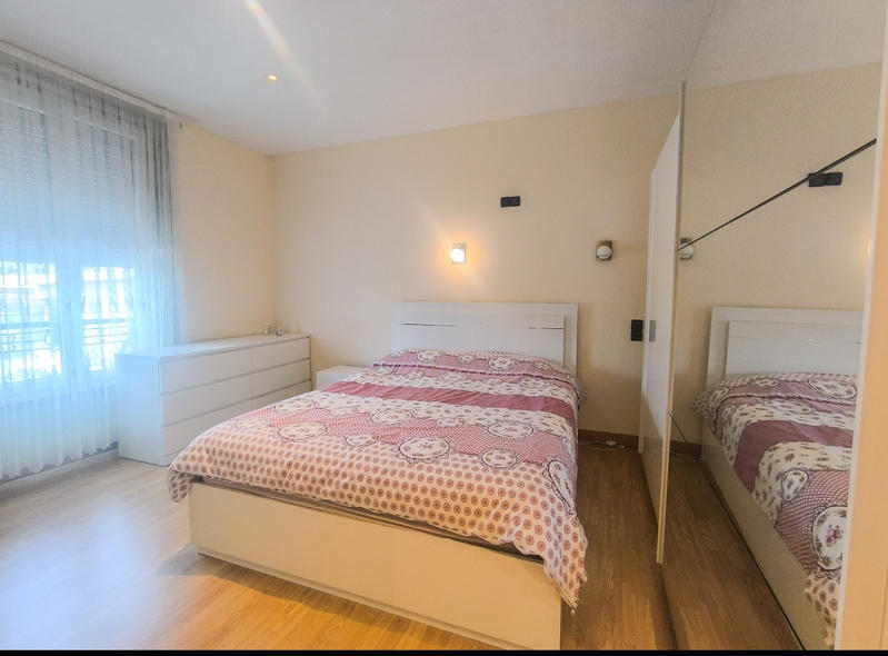 Maison - 220 m² - 11 pièces