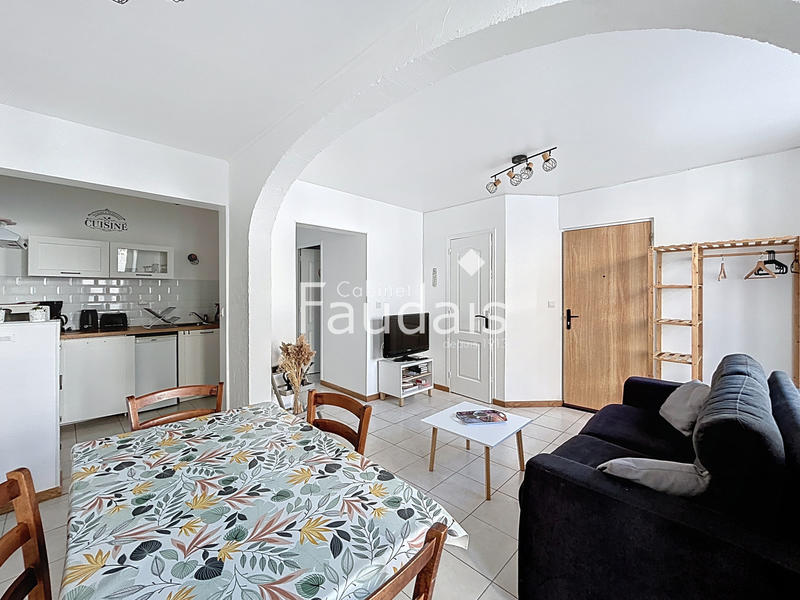 Maison - 140 m² - 8 pièces