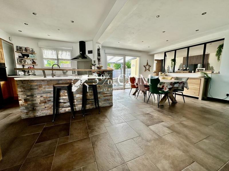 Pavillon - 152 m² - 6 pièces