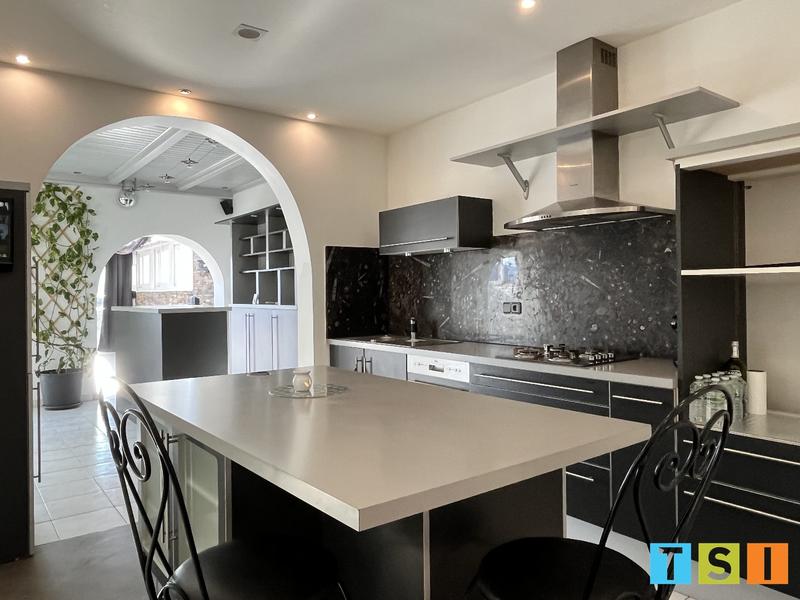 Maison - 182 m² - 5 pièces